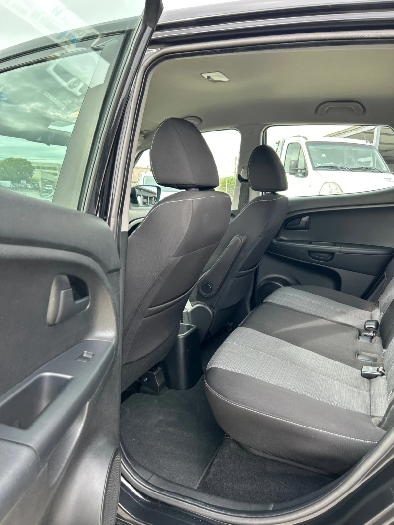 Kia Venga 1.4 CRDI 90к.с ТОП Състояние , снимка 17 - Автомобили и джипове - 51850644