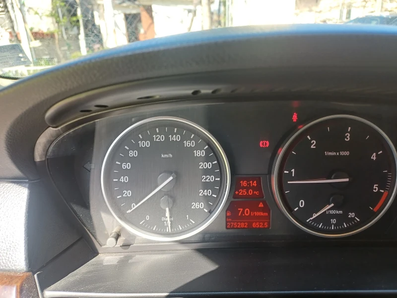 BMW 520, снимка 12 - Автомобили и джипове - 52000826
