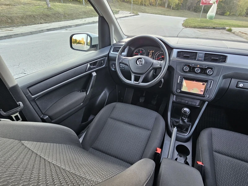 VW Caddy 2.0 Tdi -150к.с Пътнически. Навигация. , снимка 11 - Автомобили и джипове - 52160545