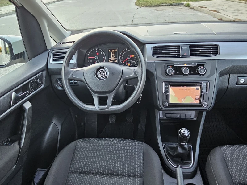 VW Caddy 2.0 Tdi -150к.с Пътнически. Навигация. , снимка 9 - Автомобили и джипове - 52160545