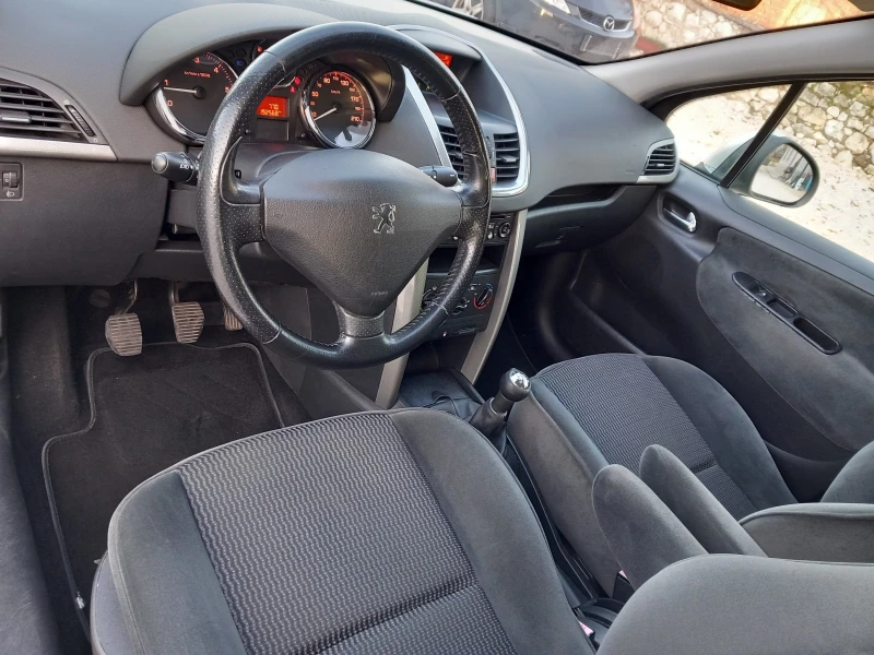 Peugeot 207 1.4HDI климатик, снимка 10 - Автомобили и джипове - 52741386