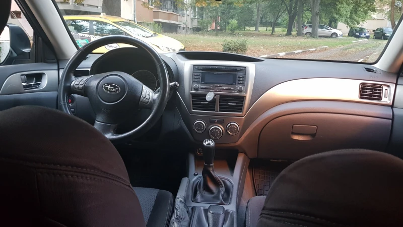 Subaru Impreza AWD | BI-FUEL | KEYLESS| 2 КОМПЛЕКТА ГУМИ, снимка 4 - Автомобили и джипове - 53014150