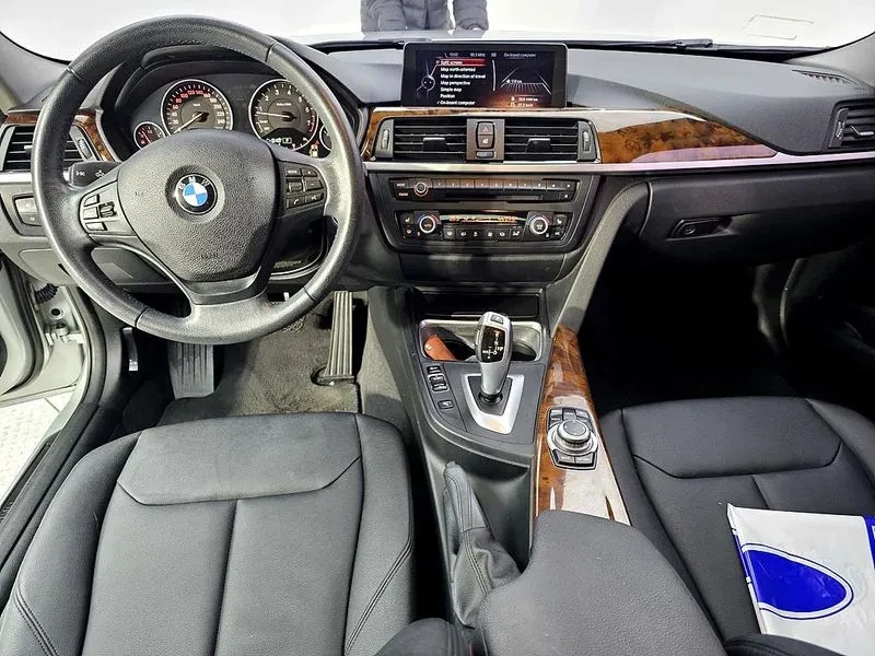 BMW 320 i, снимка 9 - Автомобили и джипове - 53029531