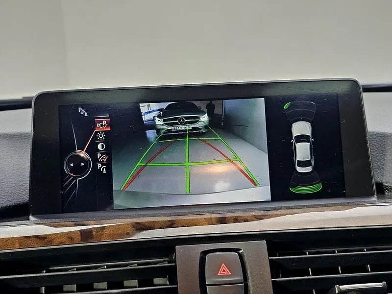 BMW 320 i, снимка 11 - Автомобили и джипове - 53029531