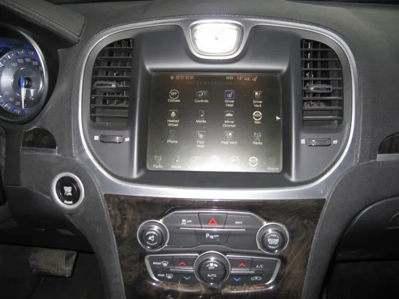 Chrysler 300c 3.6 AWD - САМО 30% АВАНС, снимка 11 - Автомобили и джипове - 56251081