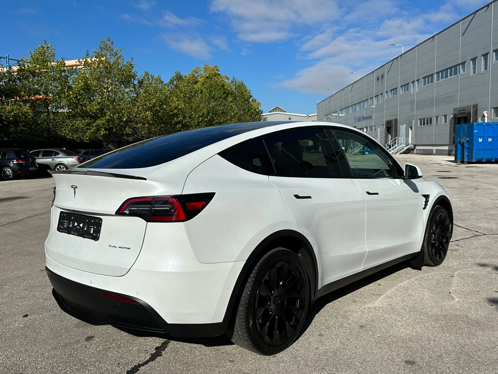 Tesla Model Y Long Range Dual Motor Швейцария/Гаранция - изображение 4