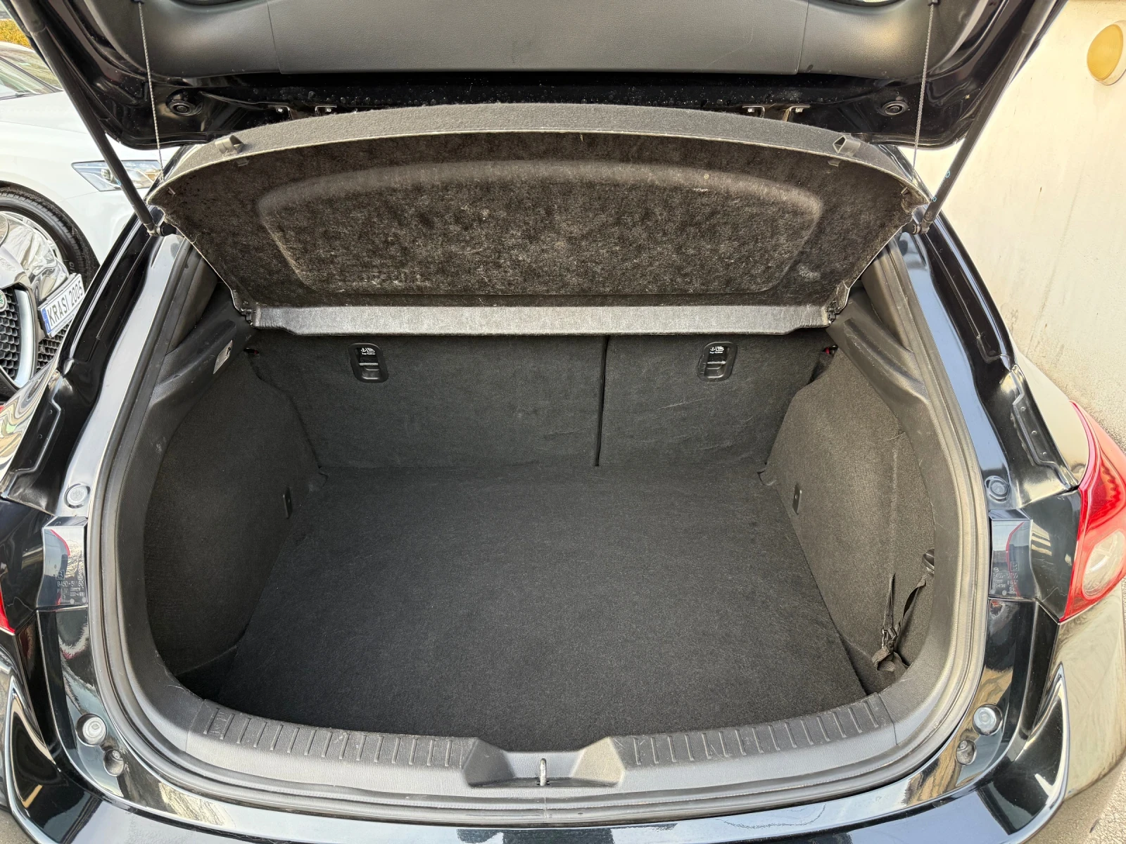 Mazda 3 2.0 SKYACTIVE 89000KM!!! BOSE NAVI KEYLESS XENON  | Mobile.bg   16