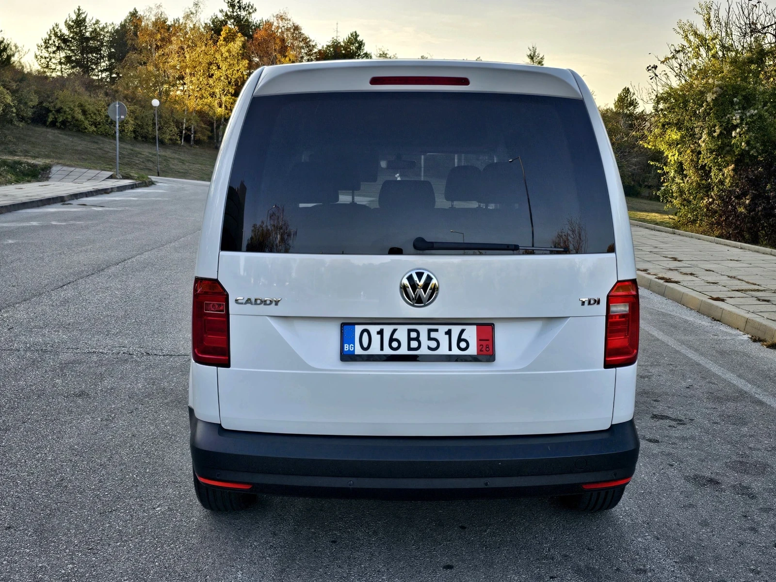 VW Caddy 2.0 Tdi -150к.с Пътнически. Навигация.  | Mobile.bg — изображение 7