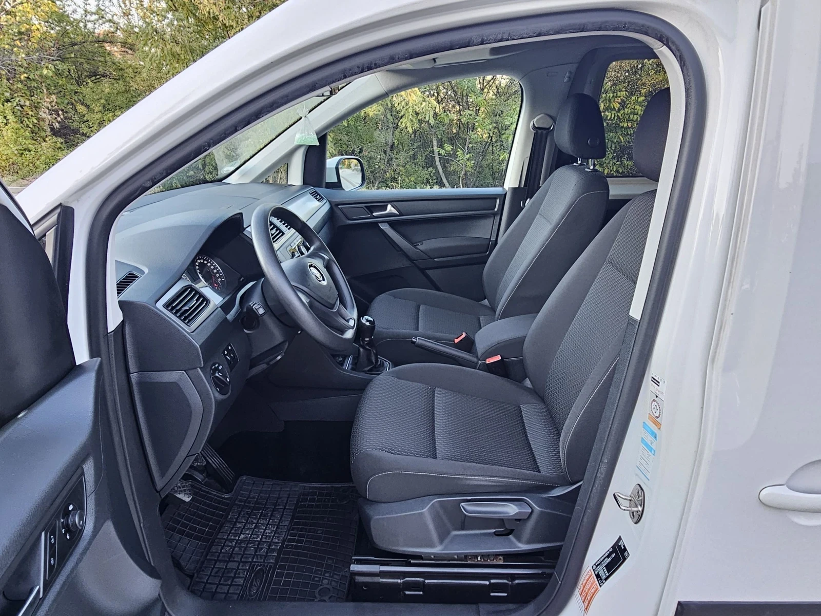 VW Caddy 2.0 Tdi -150к.с Пътнически. Навигация.  | Mobile.bg — изображение 13