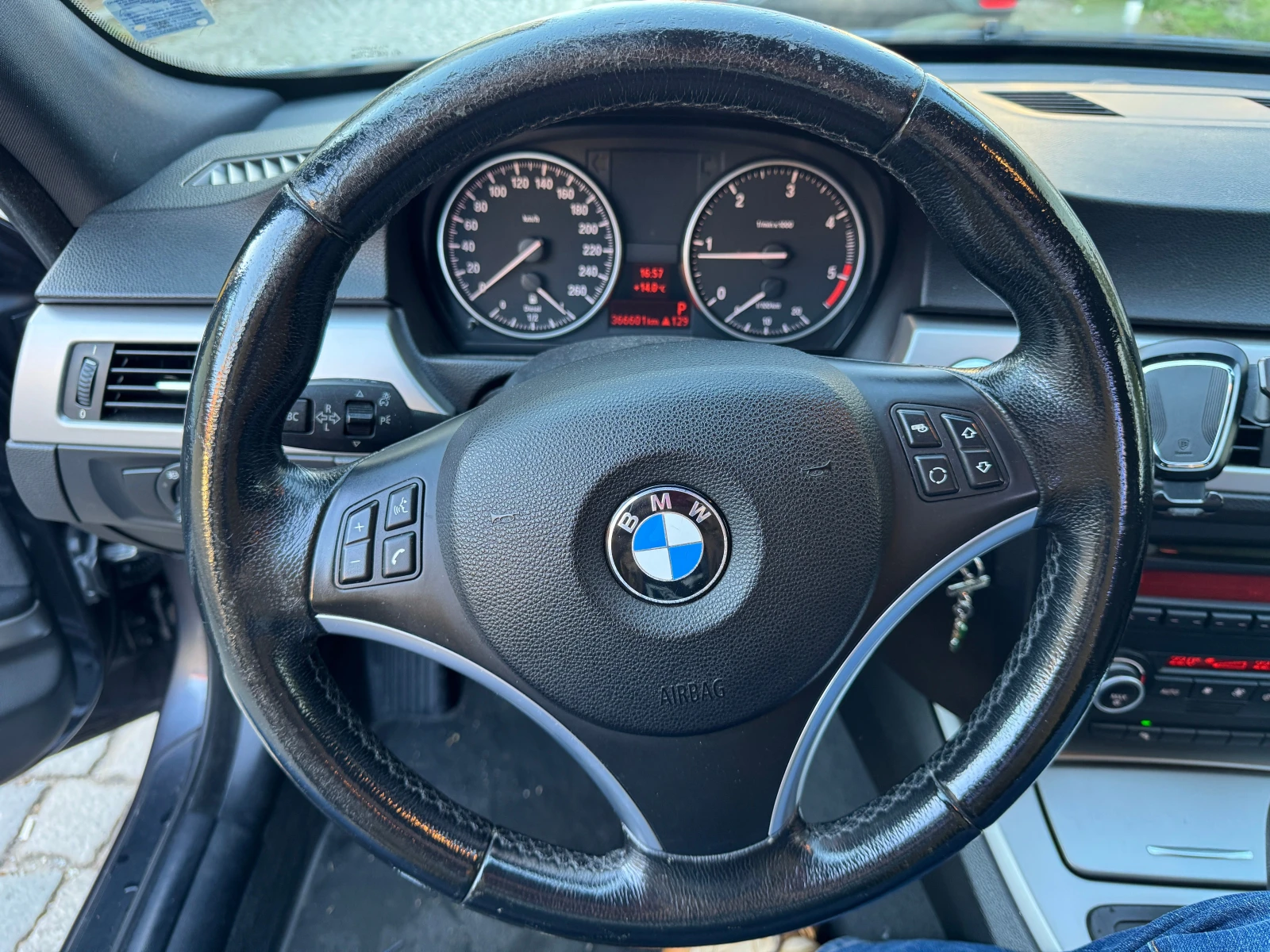 BMW 320  - изображение 9