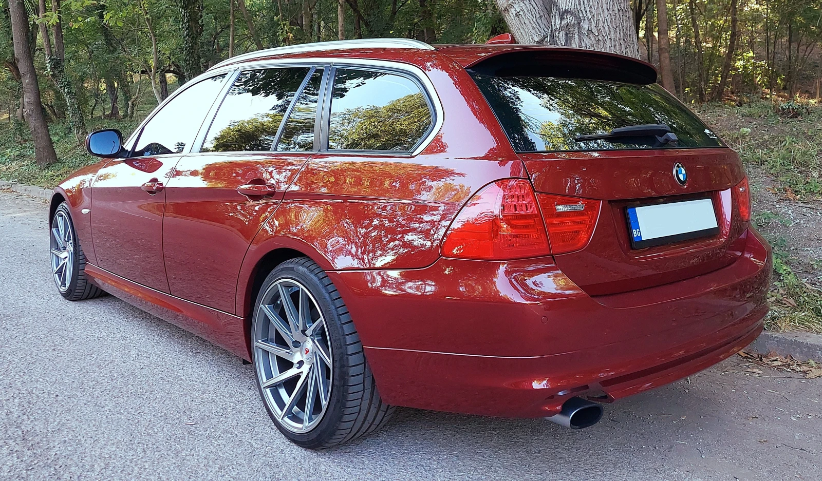 BMW 320 2.0D X-drive, снимка 3 - Автомобили и джипове - 52830073