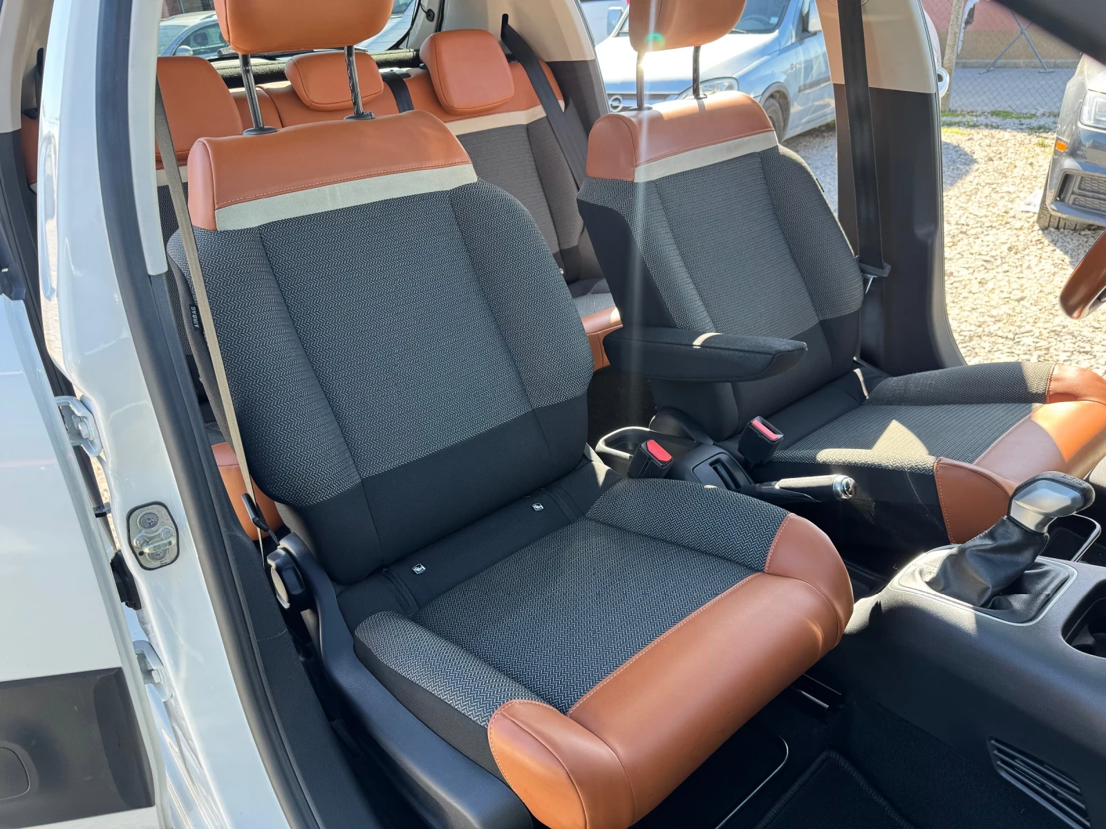 Citroen C3 1.2 PureTech , снимка 12 - Автомобили и джипове - 53650888