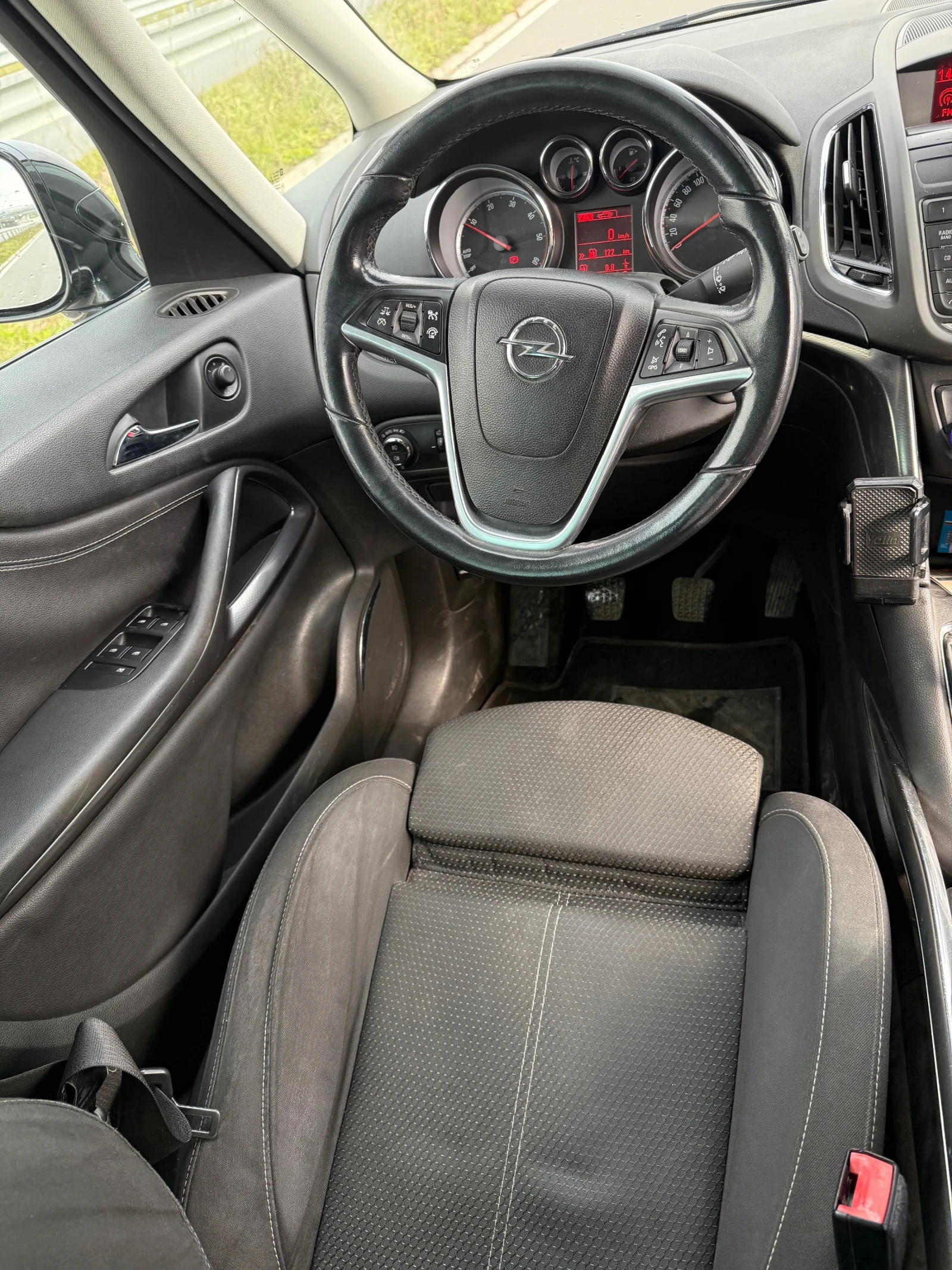 Opel Zafira 2.0CDTI , снимка 9 - Автомобили и джипове - 53838488