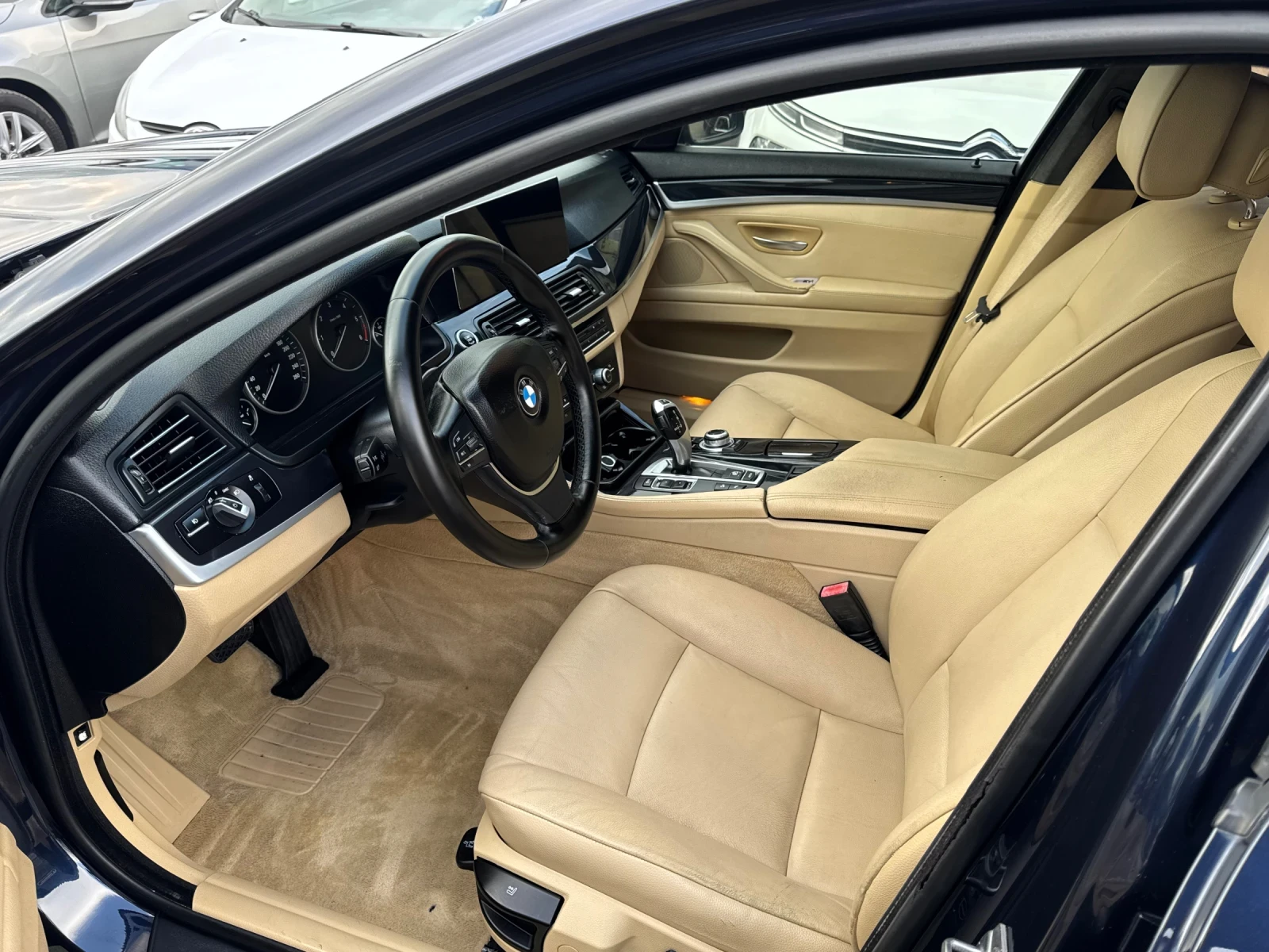 BMW 525 Xd ОБСЛУЖЕНА, снимка 10 - Автомобили и джипове - 53966938