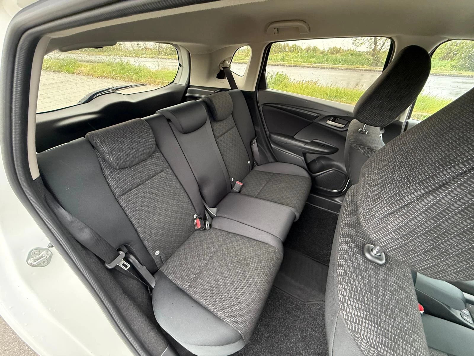 Honda Jazz Швейцария, снимка 10 - Автомобили и джипове - 54373929