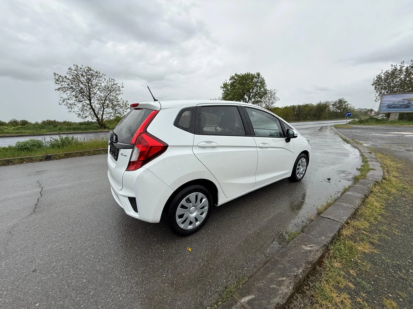 Honda Jazz Швейцария, снимка 3 - Автомобили и джипове - 54373929