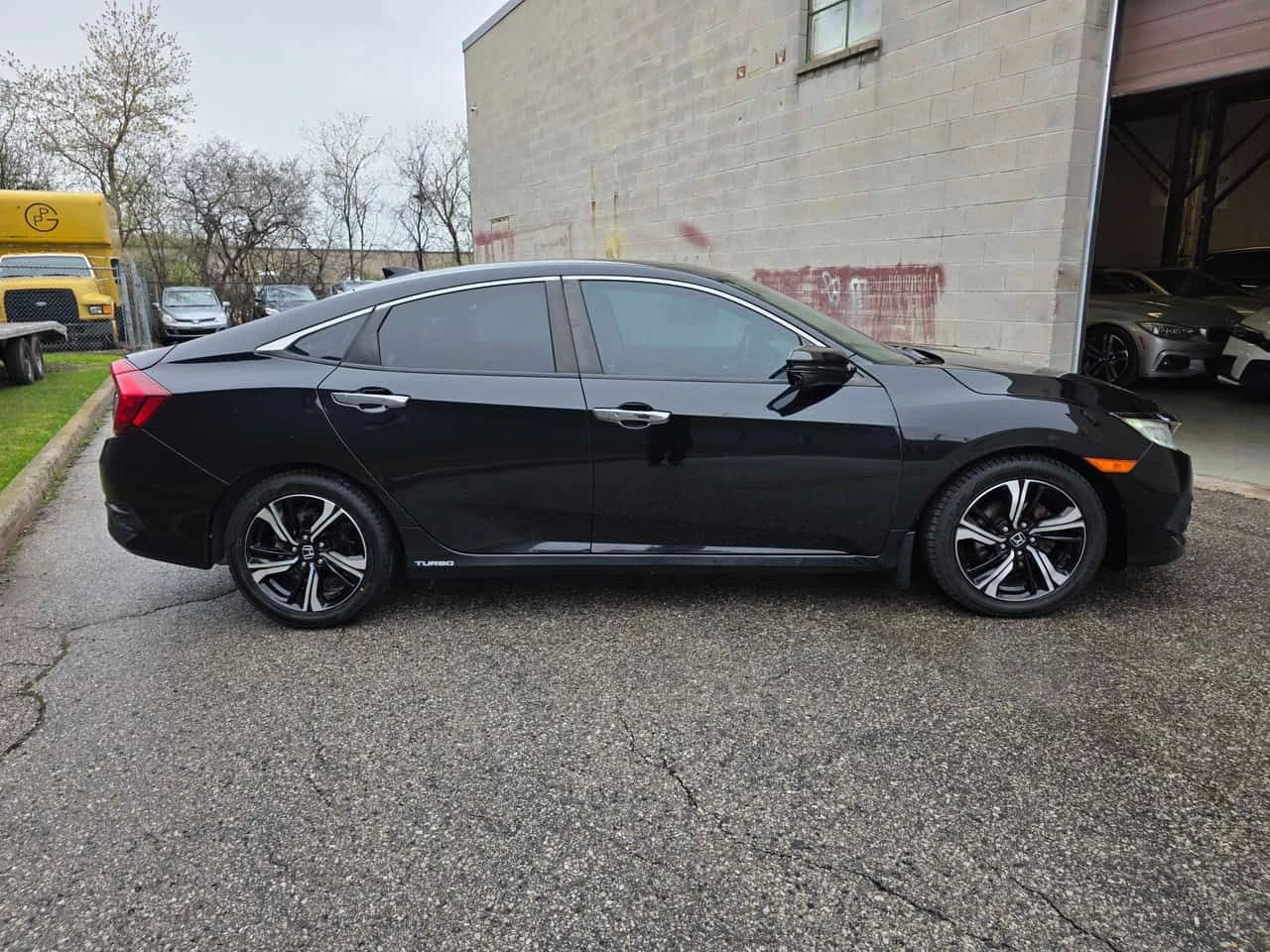 Honda Civic * Touring * 2 КЛЮЧА* ПОДГРЕВ* PANO* KEYLESS* , снимка 3 - Автомобили и джипове - 54489811