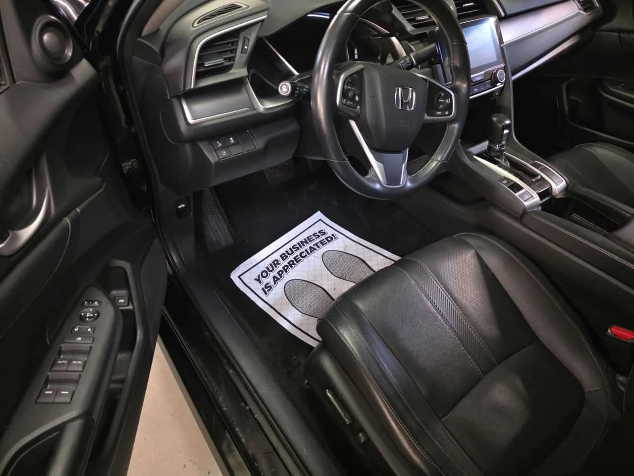 Honda Civic * Touring * 2 КЛЮЧА* ПОДГРЕВ* PANO* KEYLESS* , снимка 5 - Автомобили и джипове - 54489811