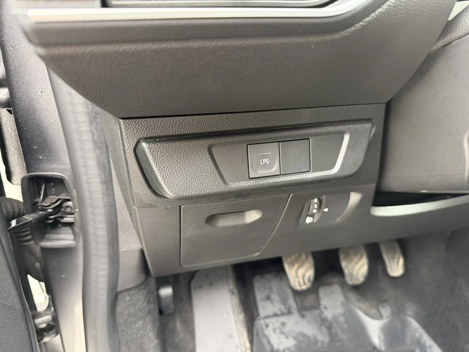 Dacia Jogger 1.0TCe 90k.c. LPG, снимка 15 - Автомобили и джипове - 54882124
