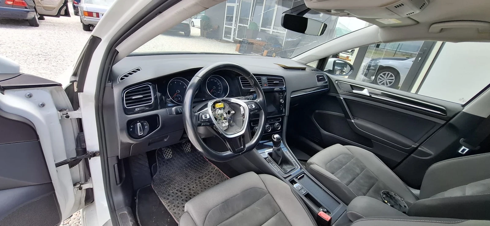 VW Golf 1.4tgi Mетан, снимка 8 - Автомобили и джипове - 55291904