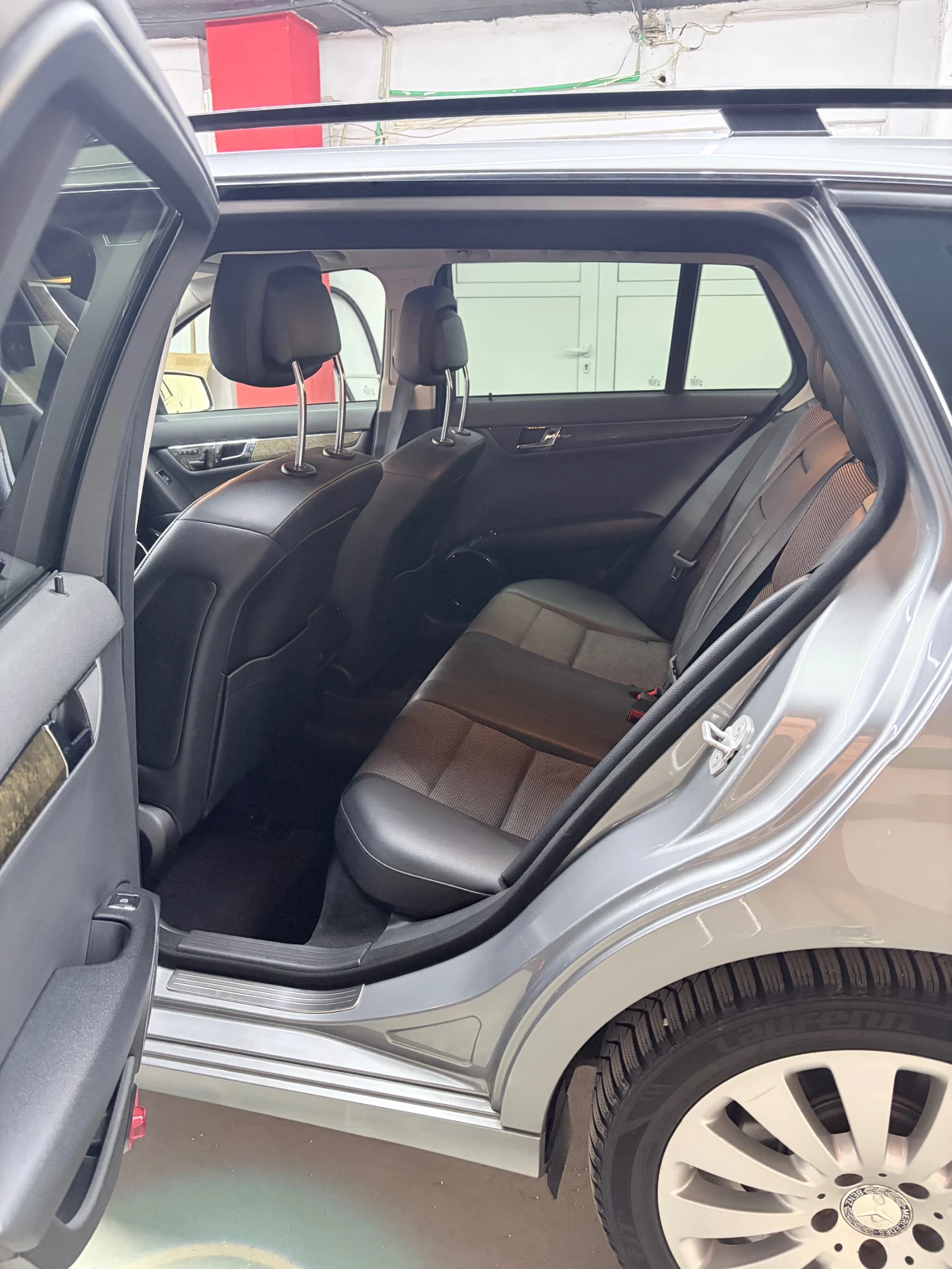Mercedes-Benz C 350 CDI 4Matic Swiss, снимка 5 - Автомобили и джипове - 55493043
