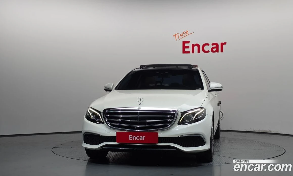 Mercedes-Benz E 400 4MATIC Exclusive, снимка 3 - Автомобили и джипове - 55794432