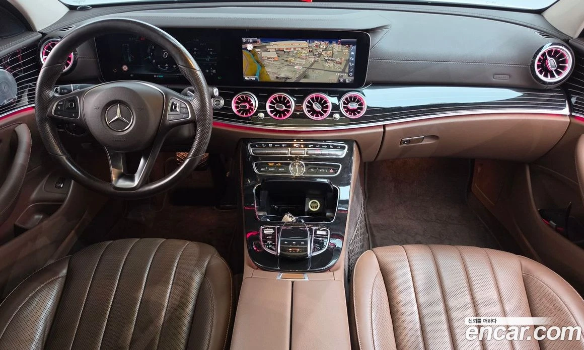 Mercedes-Benz E 400 4MATIC Exclusive, снимка 7 - Автомобили и джипове - 55794432