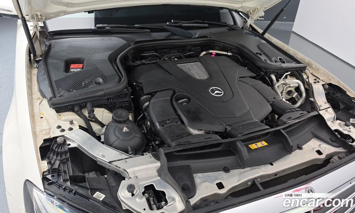 Mercedes-Benz E 400 4MATIC Exclusive, снимка 6 - Автомобили и джипове - 55794432