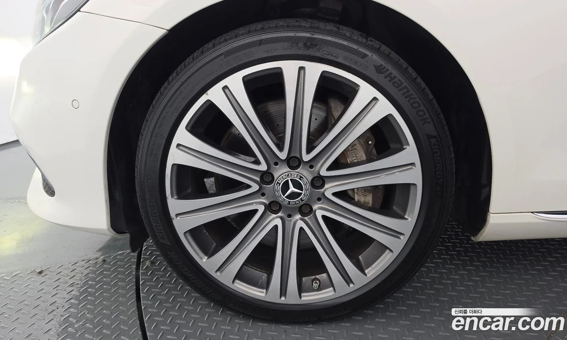 Mercedes-Benz E 400 4MATIC Exclusive, снимка 5 - Автомобили и джипове - 55794432