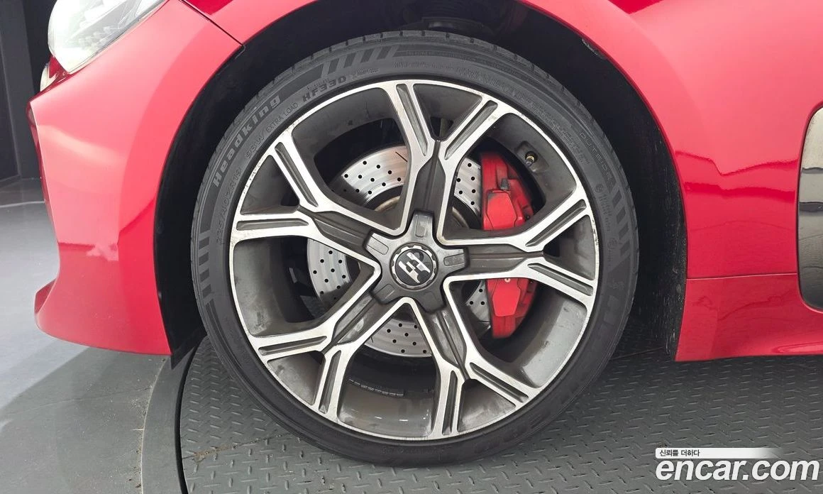 Kia Stinger 3.3 Turbo AWD GT, снимка 5 - Автомобили и джипове - 55807295