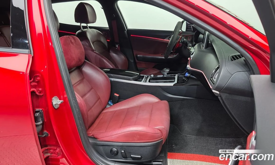 Kia Stinger 3.3 Turbo AWD GT, снимка 11 - Автомобили и джипове - 55807295