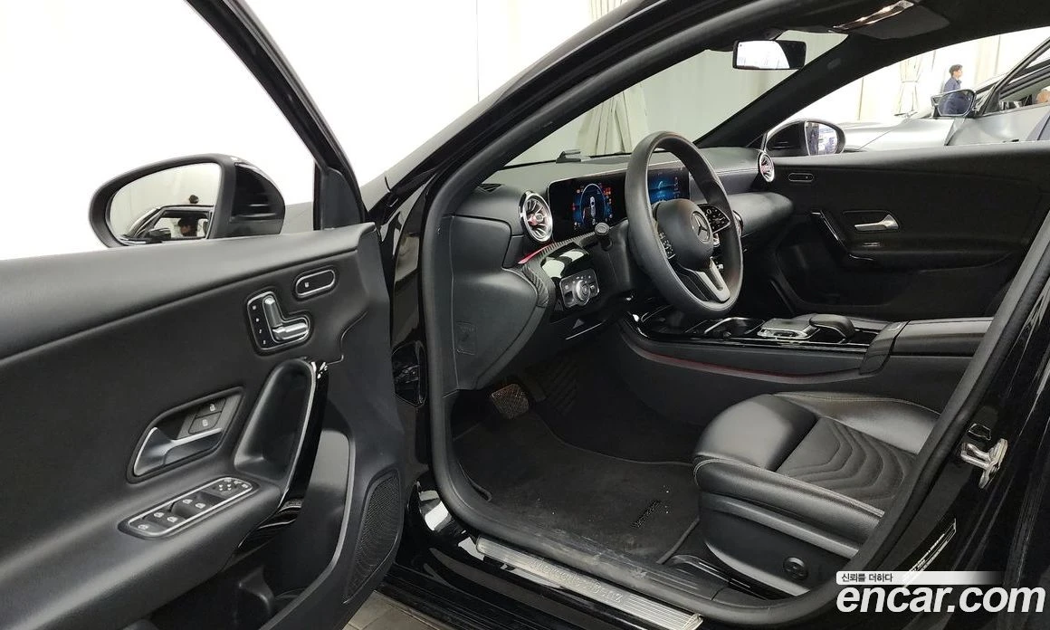 Mercedes-Benz A 220 A220 Hatchback, снимка 10 - Автомобили и джипове - 56117021