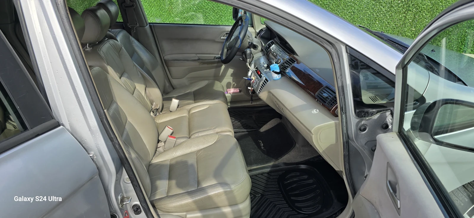 Honda Fr-v, снимка 4 - Автомобили и джипове - 56201872