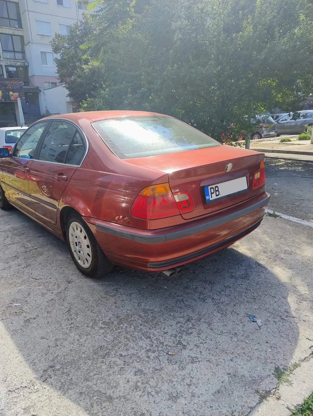 BMW 320, снимка 4 - Автомобили и джипове - 56211619