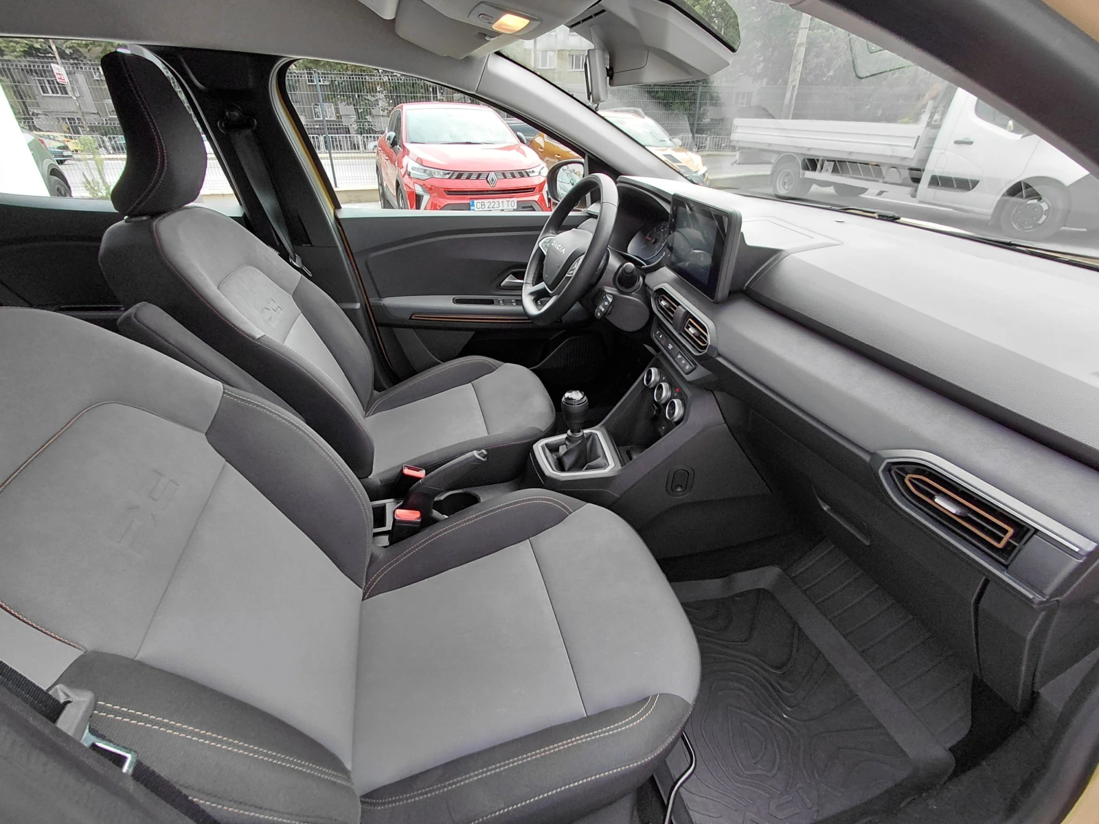 Dacia Sandero Stepway/Expression / 100к.с/Газ/Бензин, снимка 13 - Автомобили и джипове - 56258891