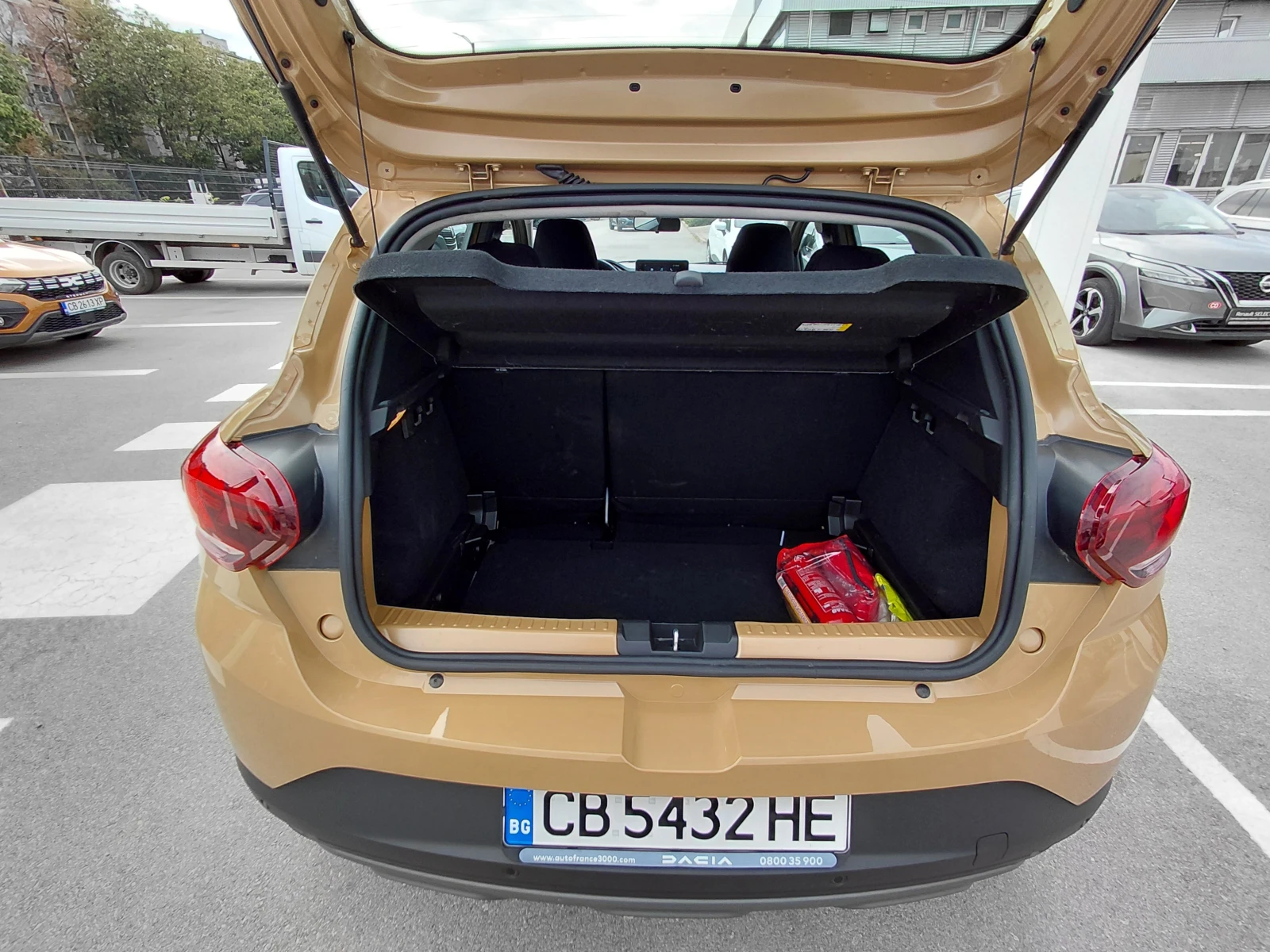 Dacia Sandero Stepway/Expression / 100к.с/Газ/Бензин, снимка 17 - Автомобили и джипове - 56258891