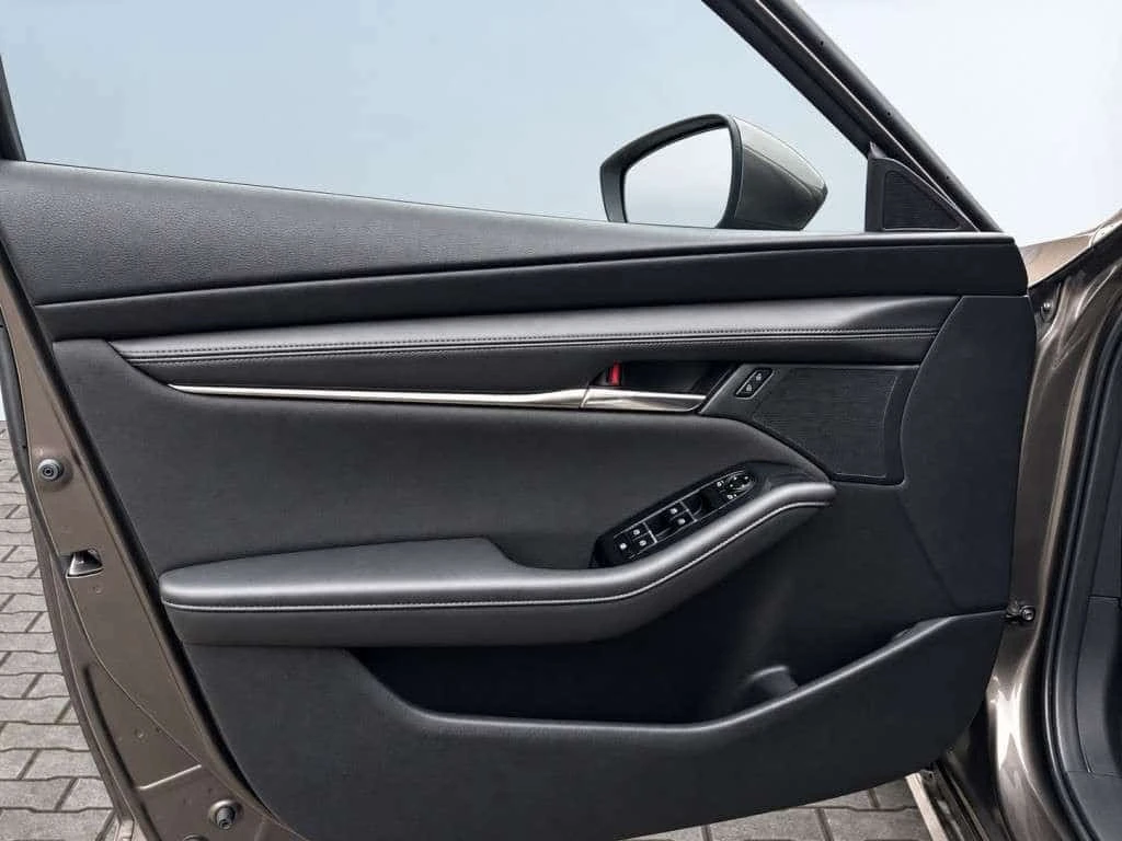 Mazda 3 * 2.5 AWD GS Skyactiv | Clean Carfax | CarPlay/And | Mobile.bg � ����������� 9