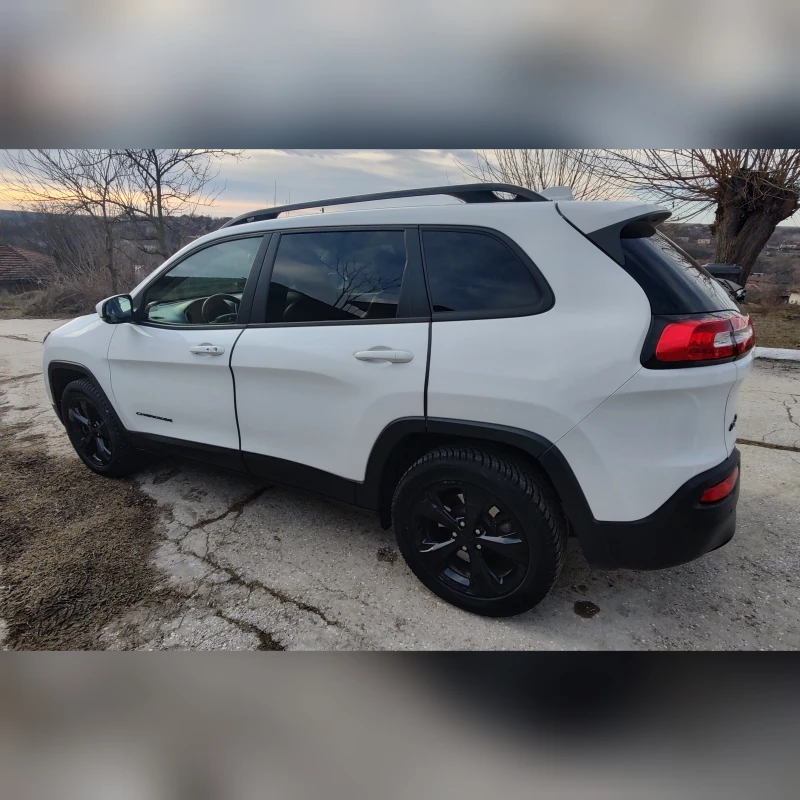 Jeep Cherokee, снимка 3 - Автомобили и джипове - 48582180