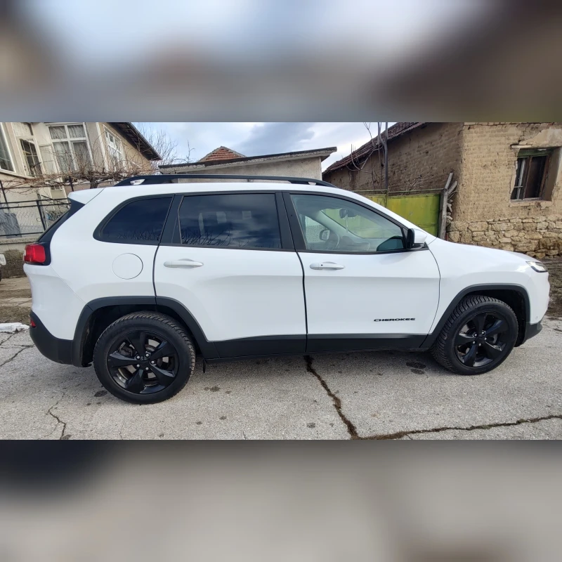 Jeep Cherokee, снимка 4 - Автомобили и джипове - 48582180