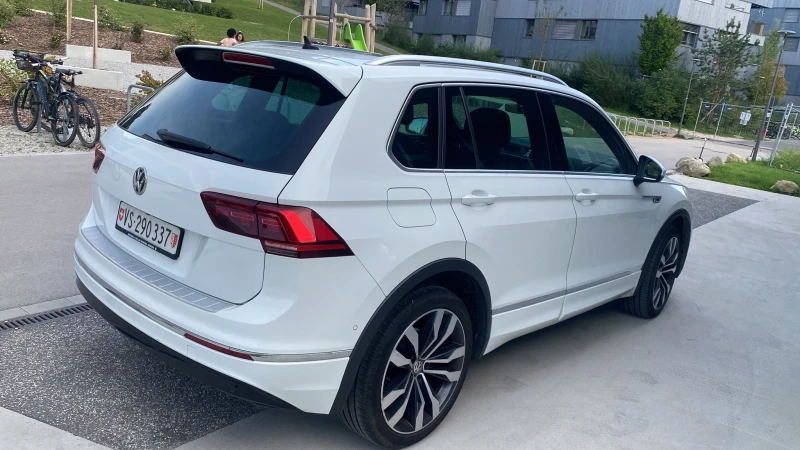 VW Tiguan 2.0 TSI= R-LINE= FULL LED= DIGITAL= HEAD UP= TOP= , снимка 3 - Автомобили и джипове - 51762972