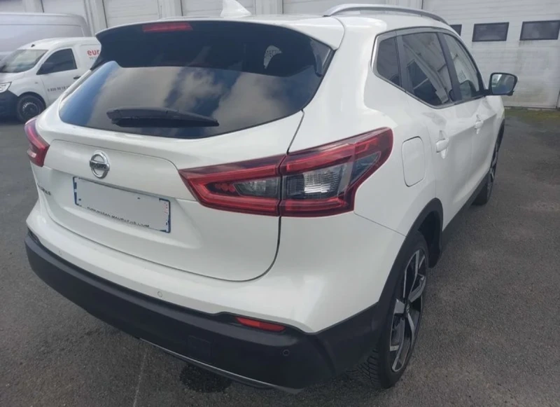 Nissan Qashqai 1.2i PANORAMA* Key less* 360 Camera* , снимка 16 - Автомобили и джипове - 53190962