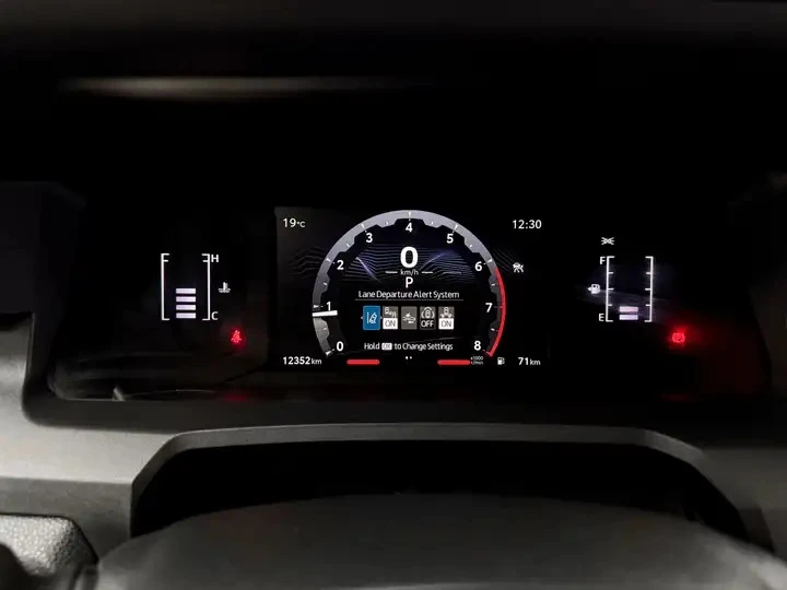 Toyota 4runner 4WD | 7 Pass | CarPlay | Камера | 2.4L Turbo, снимка 9 - Автомобили и джипове - 54047345