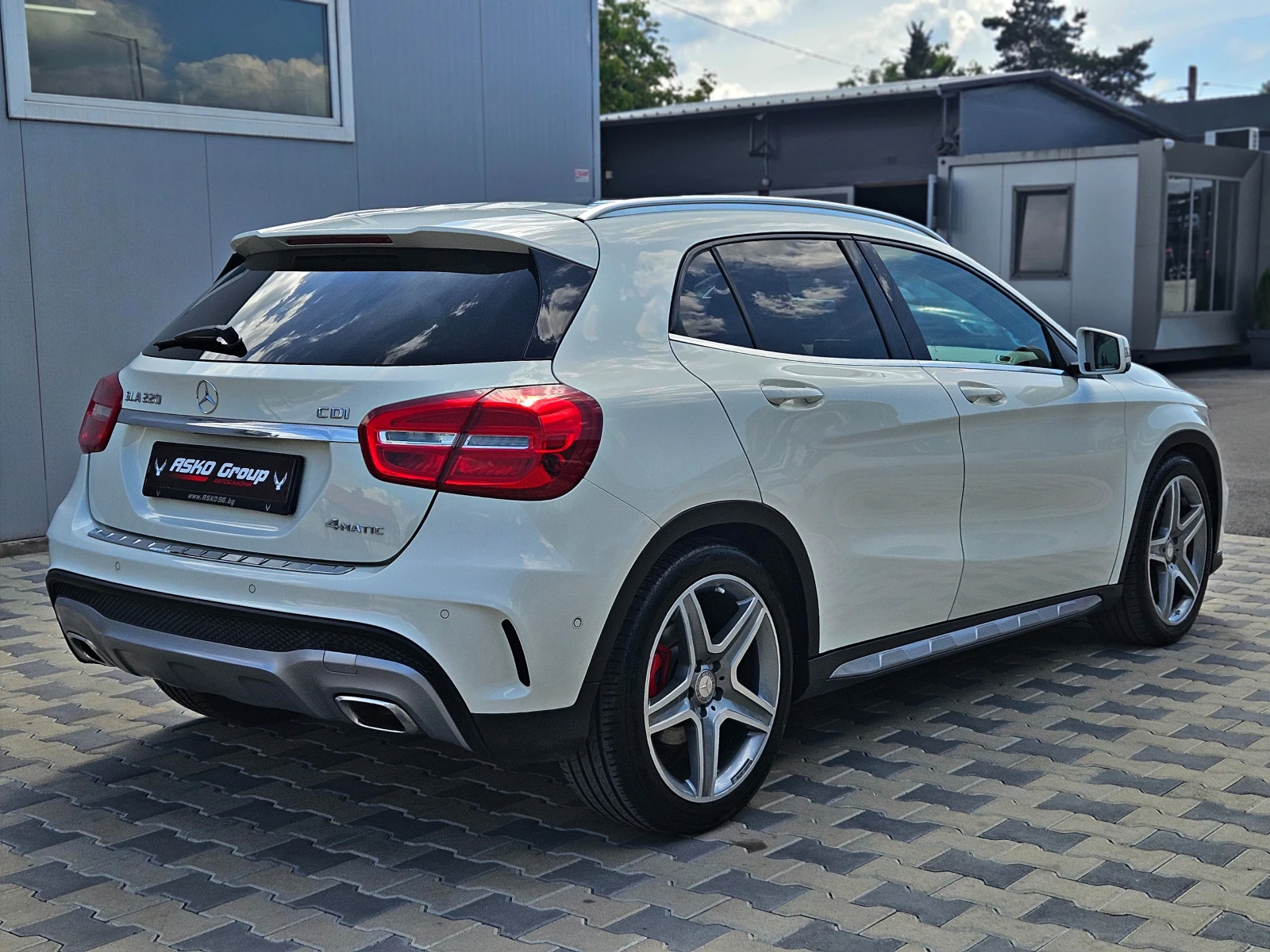 Mercedes-Benz GLA 220 AMG/4MATIC/OFFROAD/GERMANY/CAMERA/PANO/AMBIENT/LIZ - изображение 5