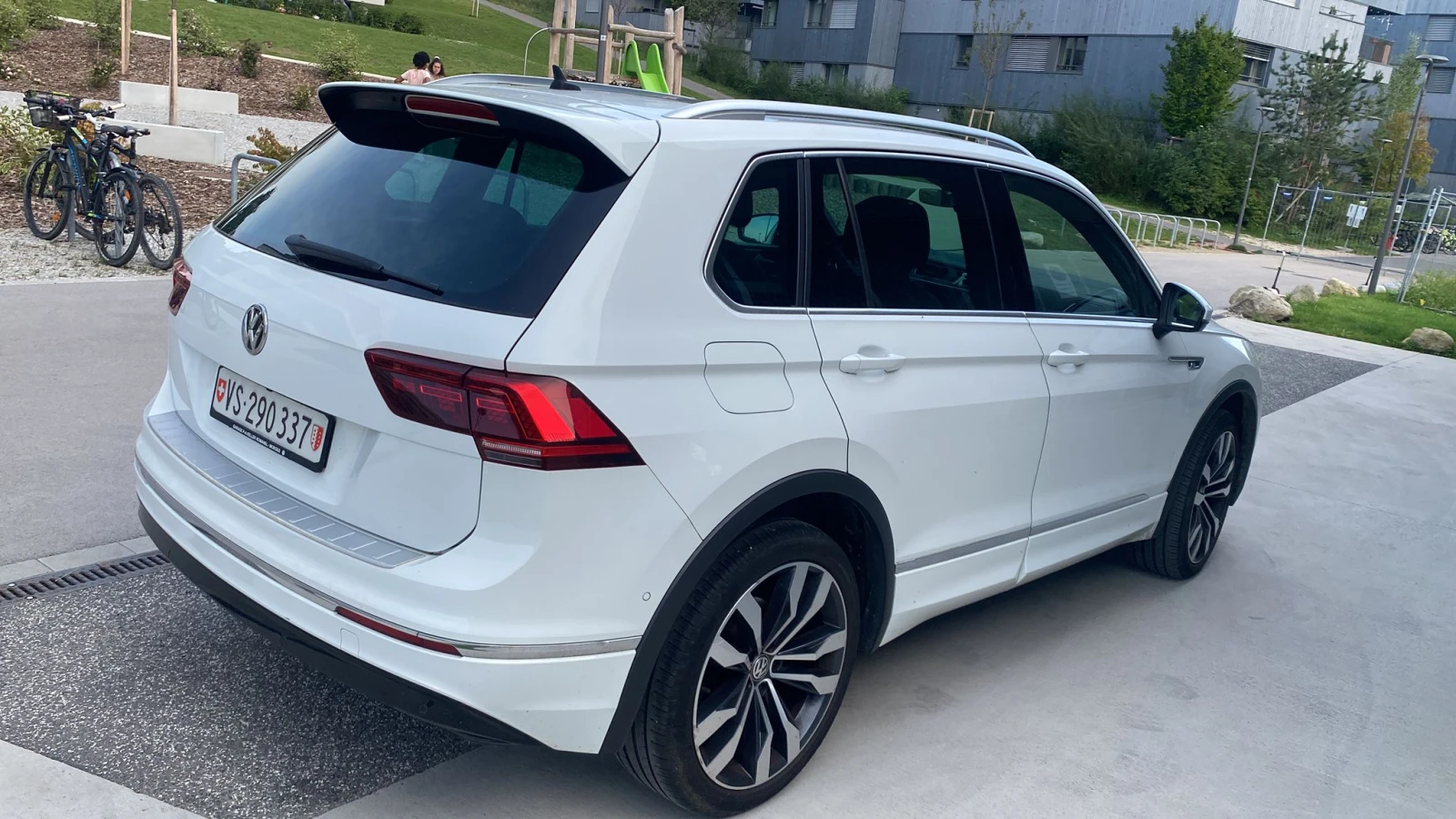 VW Tiguan 2.0 TSI= R-LINE= FULL LED= DIGITAL= HEAD UP= TOP=  - изображение 3