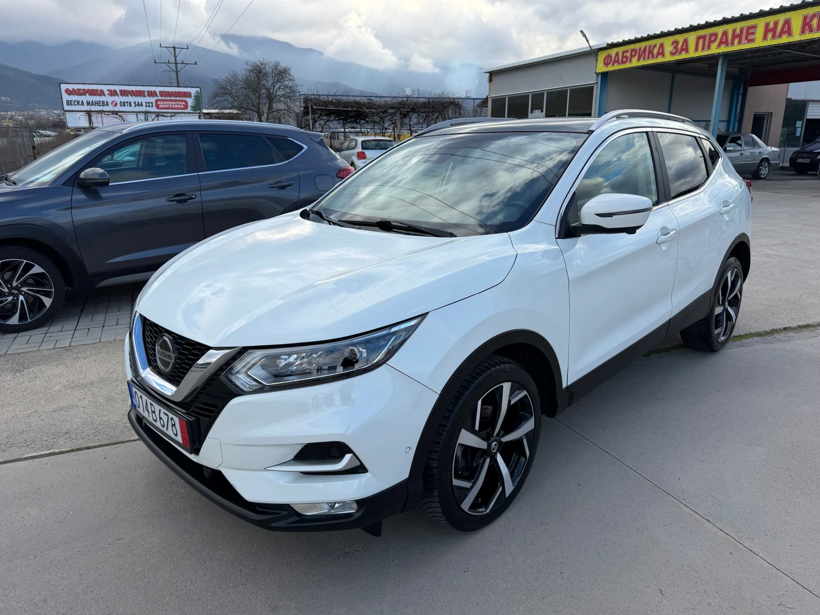 Nissan Qashqai 1.2i PANORAMA* Key less* 360 Camera* 