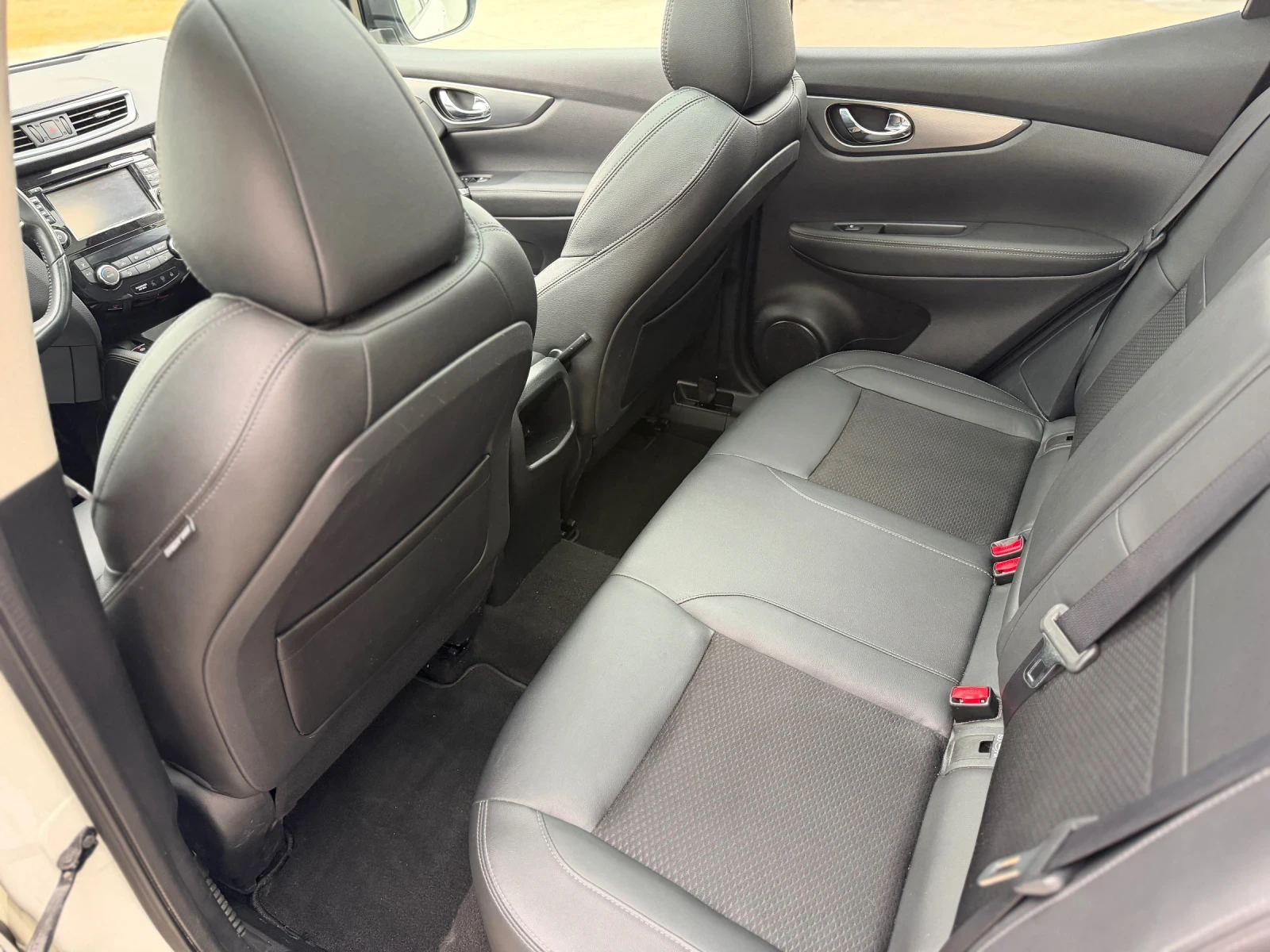 Nissan Qashqai 1.2i PANORAMA* Key less* 360 Camera*  | Mobile.bg � ����������� 9
