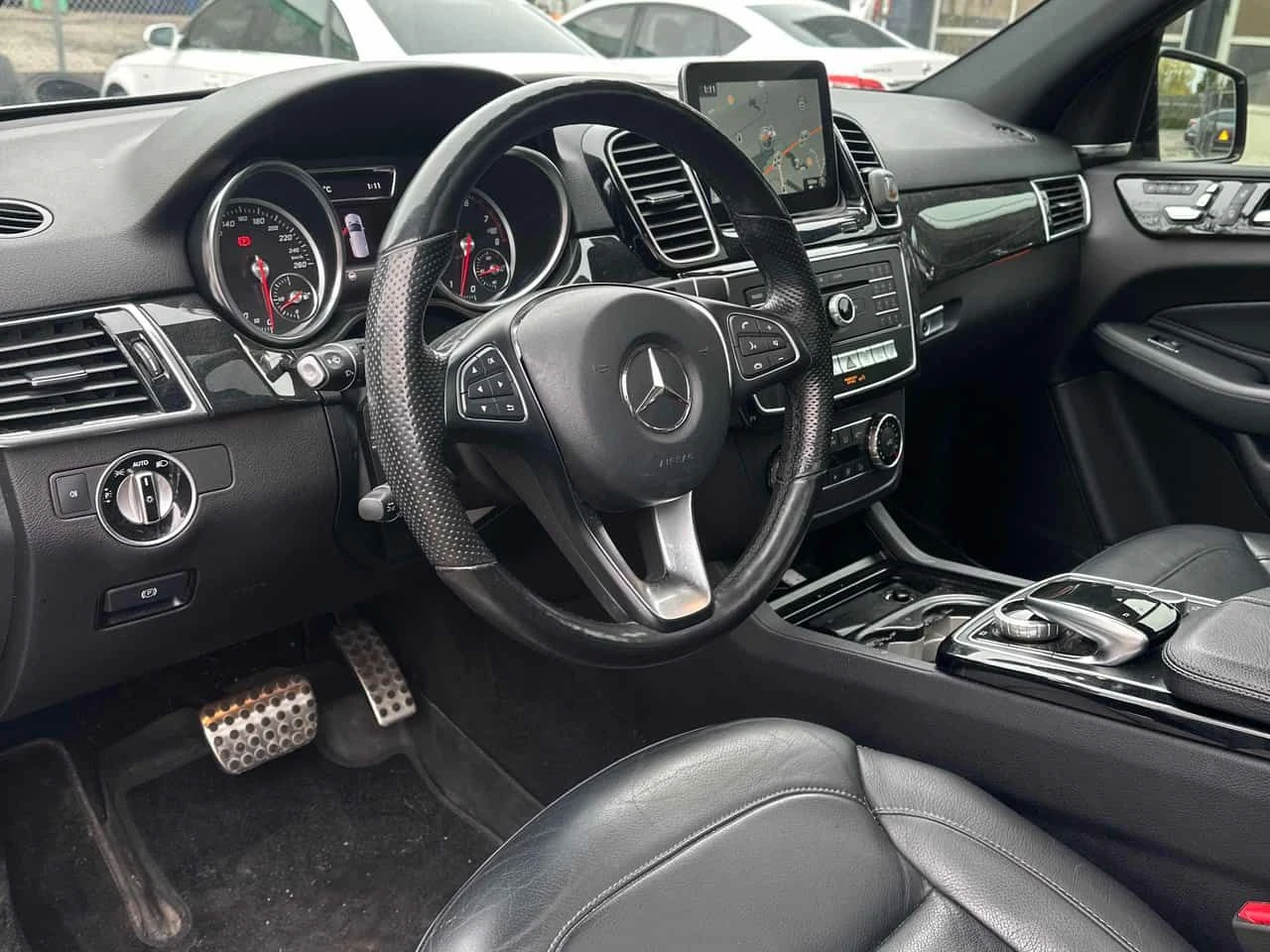 Mercedes-Benz GLE 400 | DISTRONIC | 360 | HARMAN KARDON | ПАНОРАМА | , снимка 5 - Автомобили и джипове - 54385403