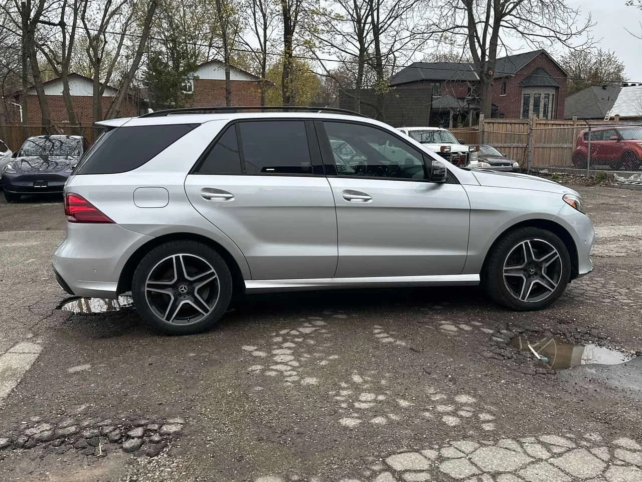 Mercedes-Benz GLE 400 | DISTRONIC | 360 | HARMAN KARDON | ПАНОРАМА | , снимка 3 - Автомобили и джипове - 54385403