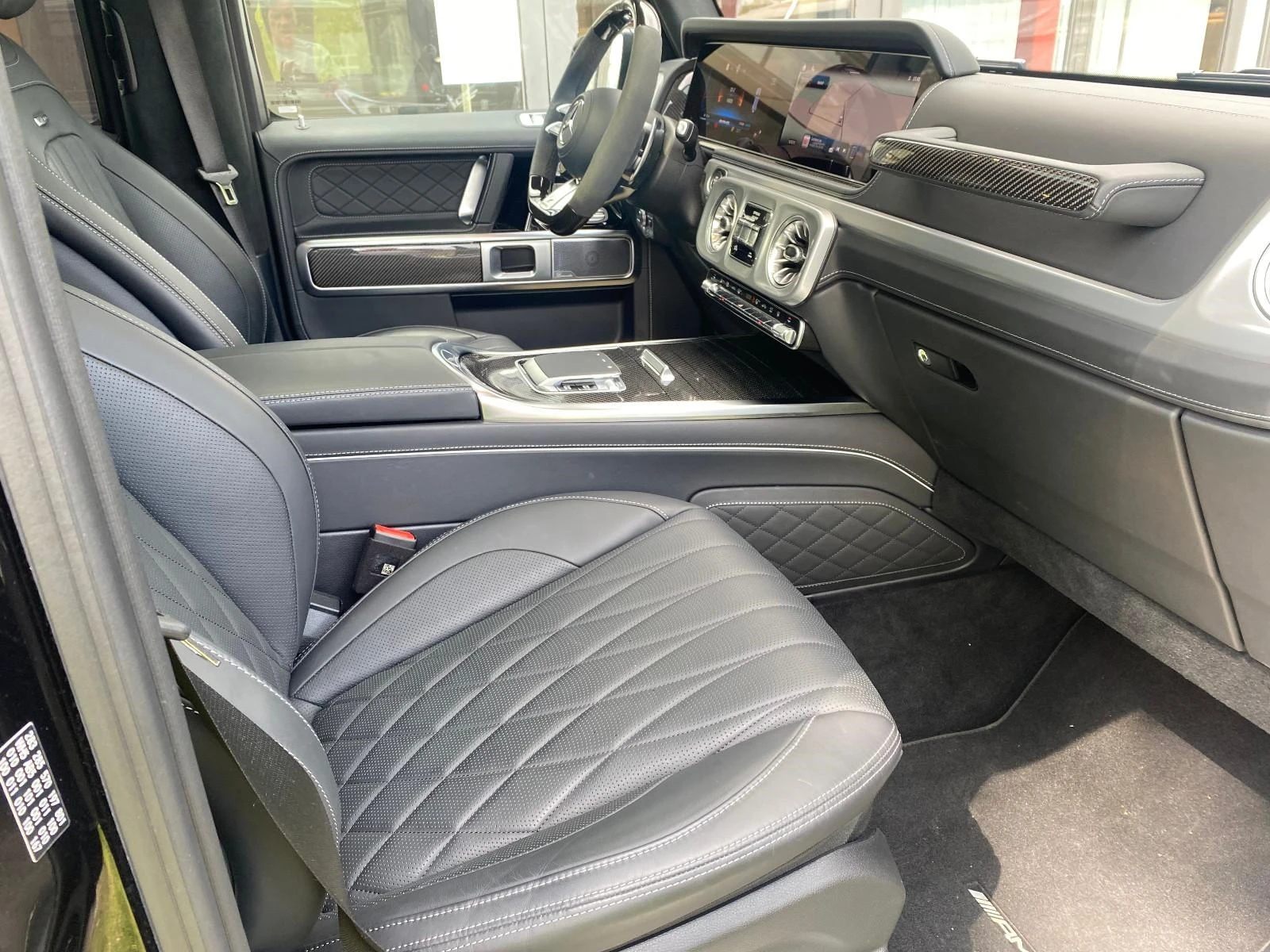 Mercedes-Benz G 63 AMG * NEW MODEL* MANUFAKTUR* CARBON* BURMESTER* 360* , снимка 12 - Автомобили и джипове - 54909325