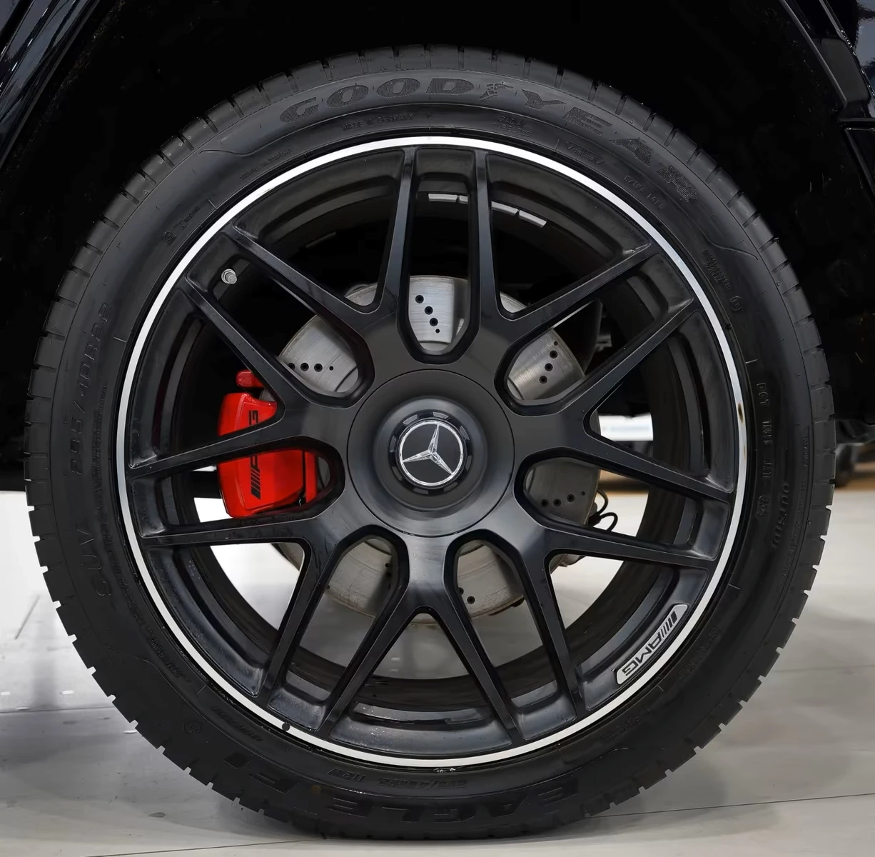 Mercedes-Benz G 63 AMG * NEW MODEL* MANUFAKTUR* CARBON* BURMESTER* 360* , снимка 4 - Автомобили и джипове - 54909325
